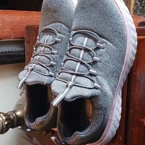 Women's slip on memory foam shoes